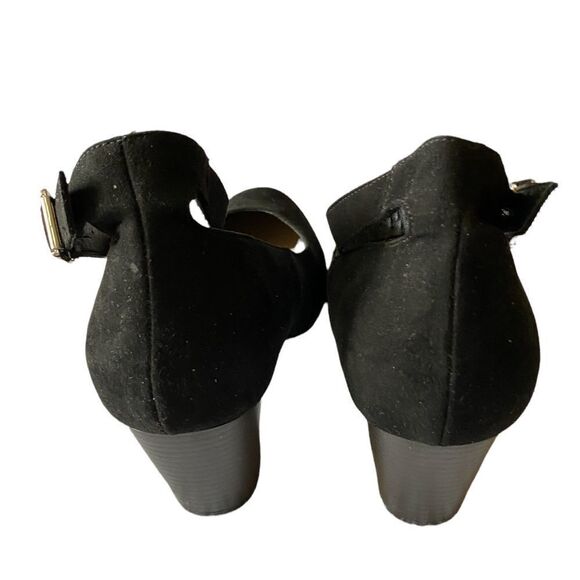 Luoika Wm’s Sz 7 Black Suede Ankle Strap Round Toe Pump Shoes - Picture 4 of 5